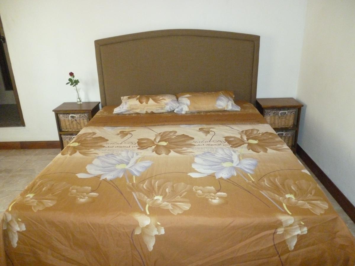 Chez Clenya Guesthouse La Ferme Esterno foto